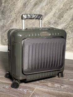 Чемодан Rimowa