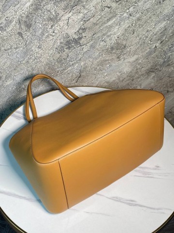 Сумка Prada
