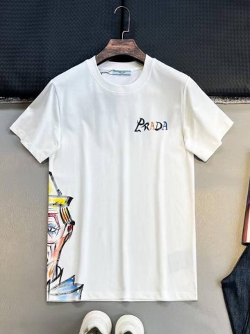 Футболка Prada