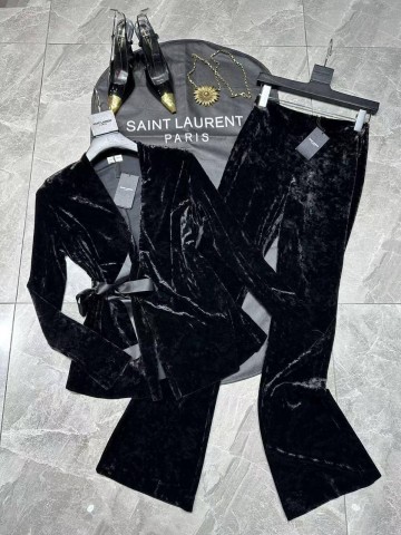 Костюм Yves Saint Laurent