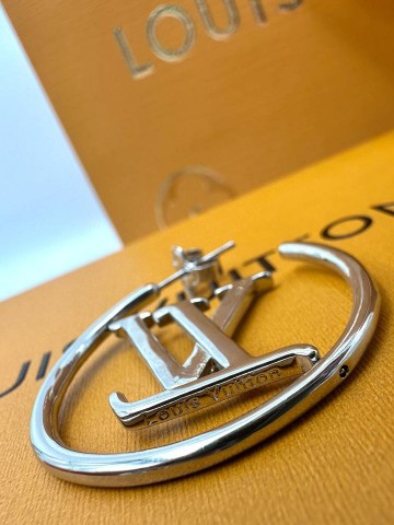 Серьги Louis Vuitton