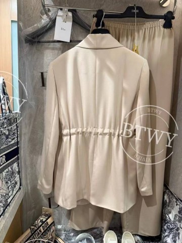 Костюм Dior