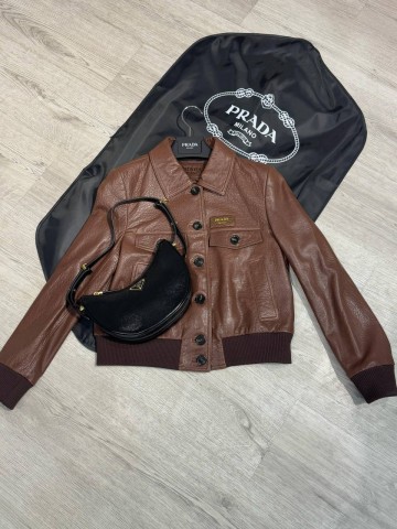 Кожаная куртка Prada