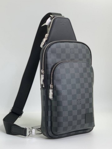 Сумка-слинг Louis Vuitton