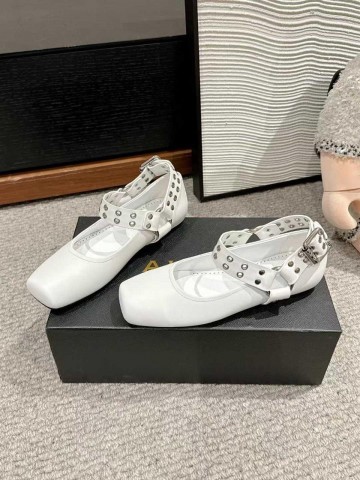 Балетки Alaia
