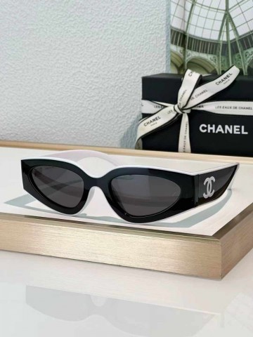 Солнцезащитные очки CHANEL