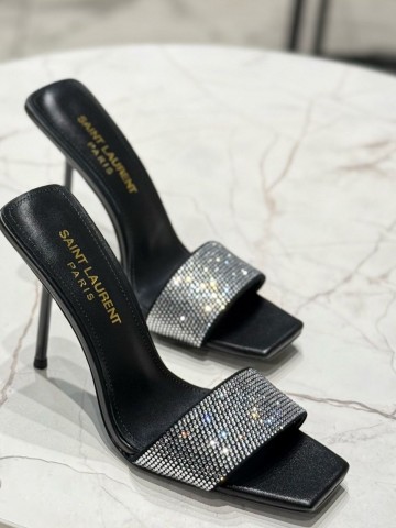 Босоножки Yves Saint Laurent