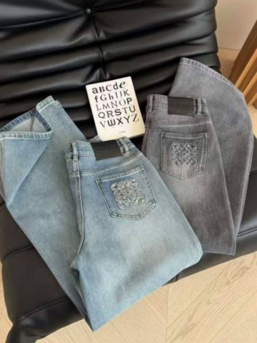 Джинсы Loewe
