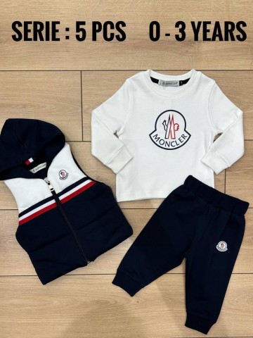 Костюм Moncler