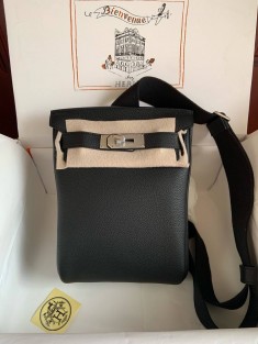 Сумка-слинг Hermes