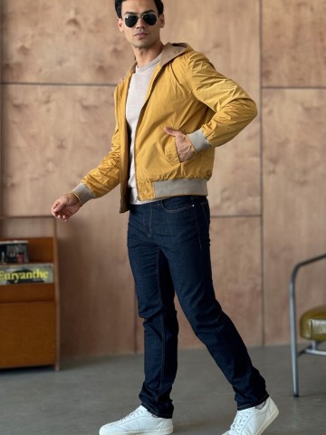 Мужская ветровка Loro Piana бежевого цвета