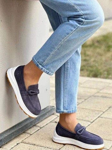 Женские замшевые лоферы Loro Piana