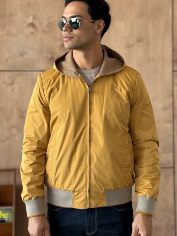 Мужская ветровка Loro Piana бежевого цвета