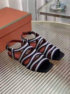 Женские кожаные сандалии Loro Piana Premium