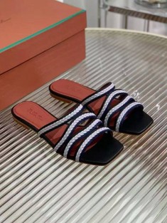 Женские кожаные шлёпанцы Loro Piana Premium