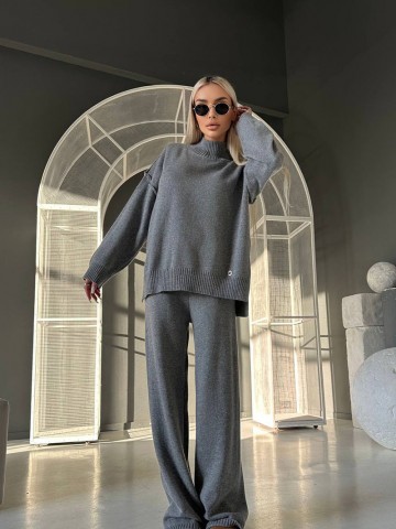 Женский серый костюм Loro Piana Premium