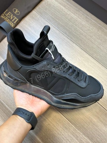 Кроссовки Valentino
