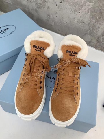 Ботинки Prada с мехом