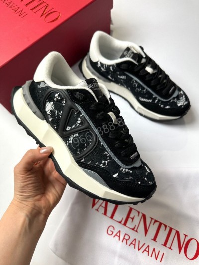 Кроссовки Valentino