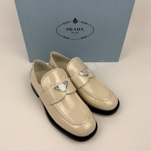 Лоферы Prada