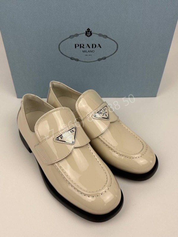 Лоферы Prada