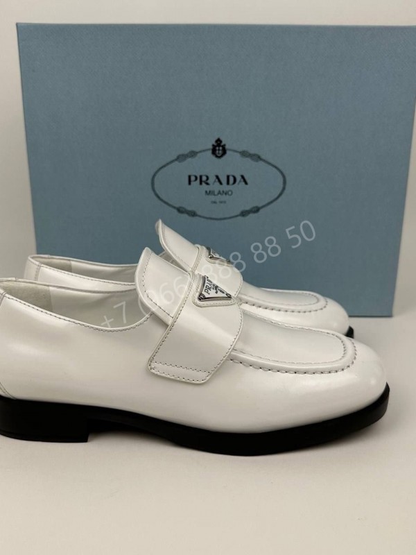 Лоферы Prada