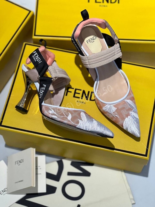 Босоножки Fendi