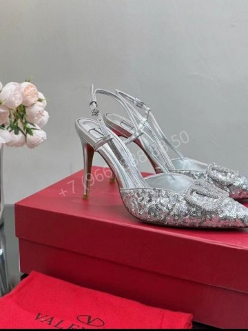Босоножки Valentino