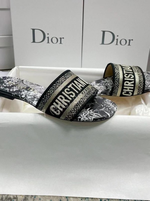 Шлепанцы Dior