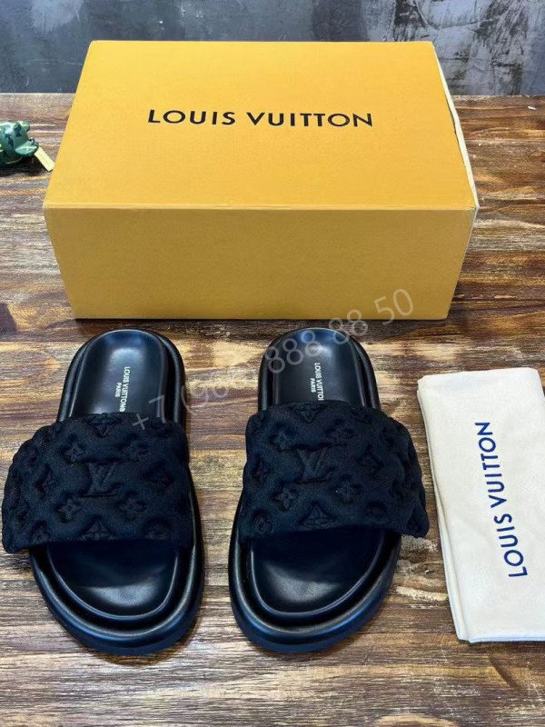 Шлепанцы Louis Vuitton