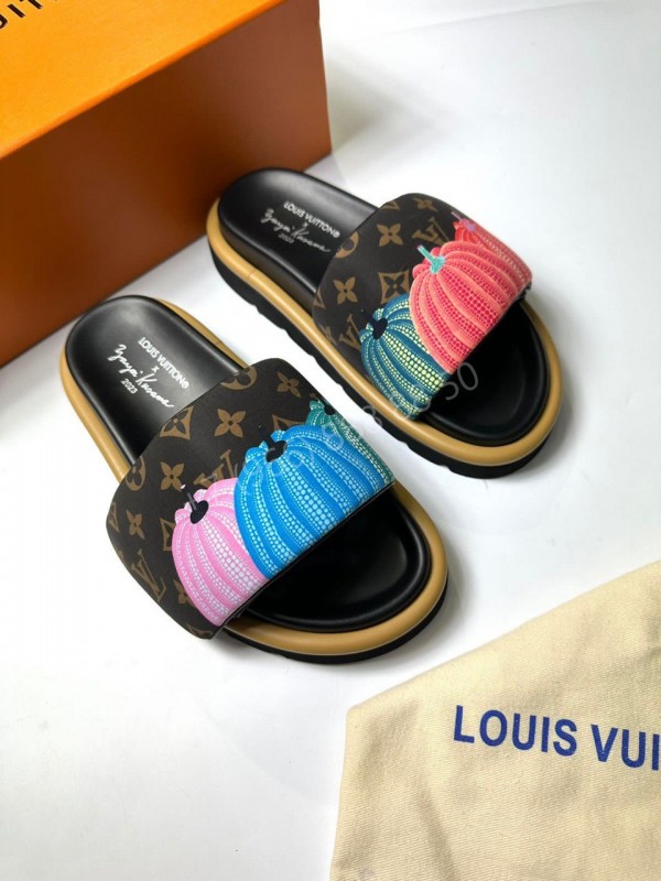 Шлепанцы Louis Vuitton