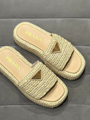 Шлепанцы Prada