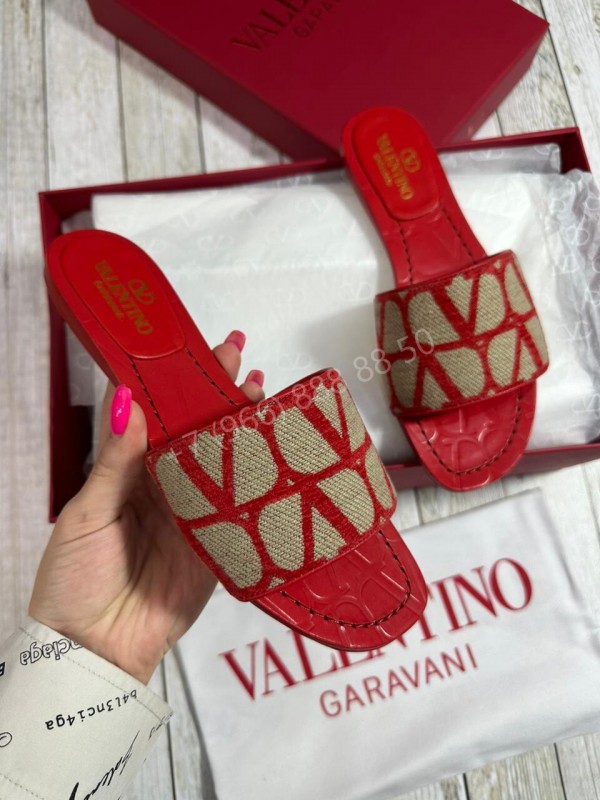 Шлепанцы Valentino