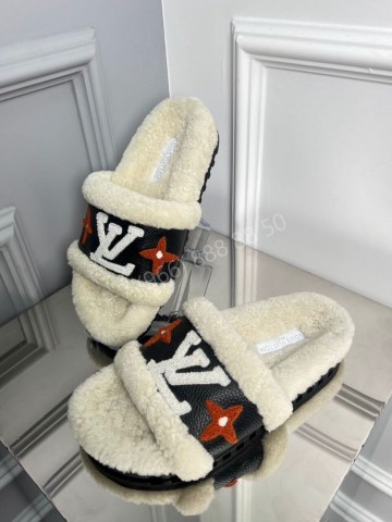 Тапочки Louis Vuitton