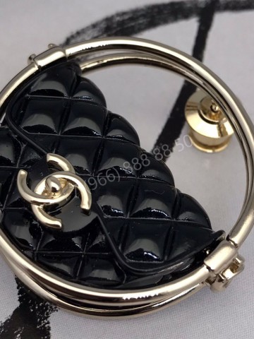 Брошь CHANEL