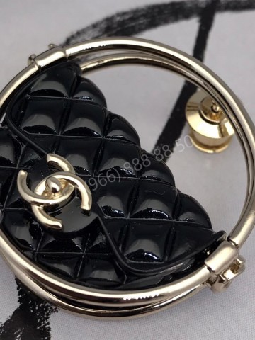 Брошь CHANEL