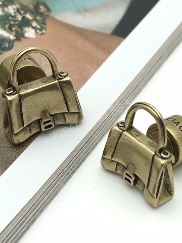 Серьги Balenciaga