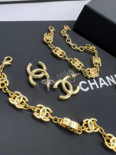 Серьги CHANEL