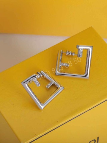 Серьги Fendi