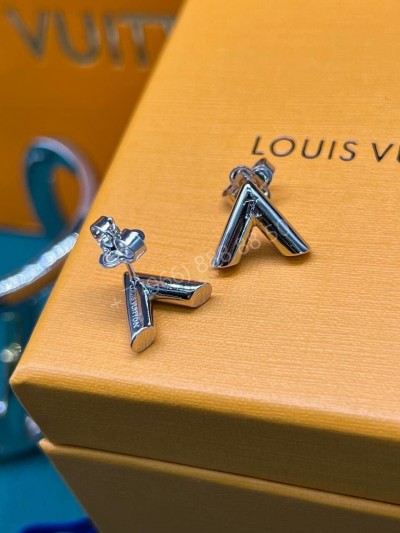 Серьги Louis Vuitton