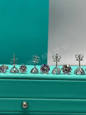 Серьги Tiffany & Co. 4 мм