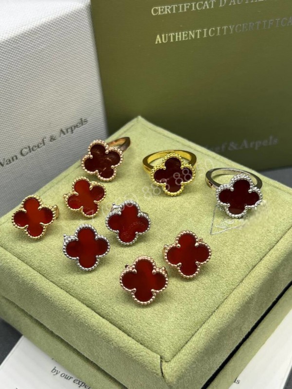 Серьги Van Cleef & Arpels