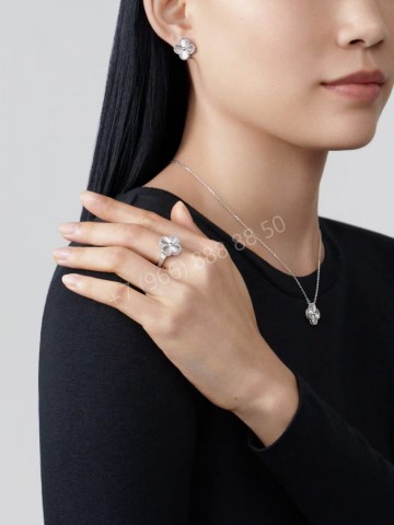 Серьги Van Cleef & Arpels