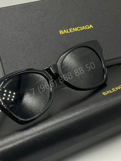 Солнцезащитные очки Balenciaga