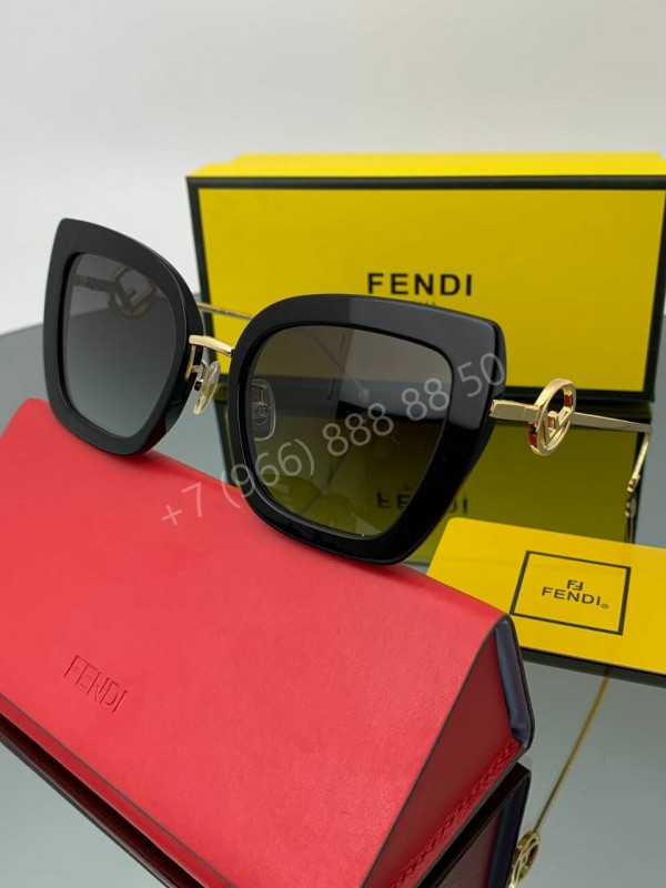 Солнцезащитные очки Fendi