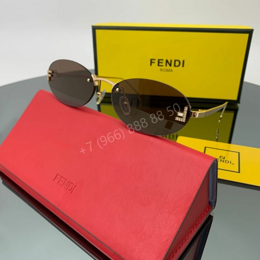 Солнцезащитные очки Fendi