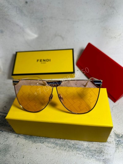 Солнцезащитные очки Fendi