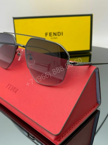 Солнцезащитные очки Fendi