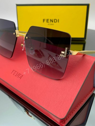 Солнцезащитные очки Fendi