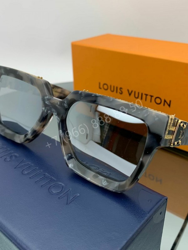 Солнцезащитные очки Louis Vuitton